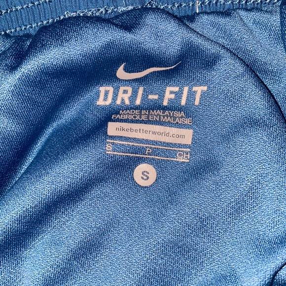 Blue Nike track shorts - Picture 3 of 4